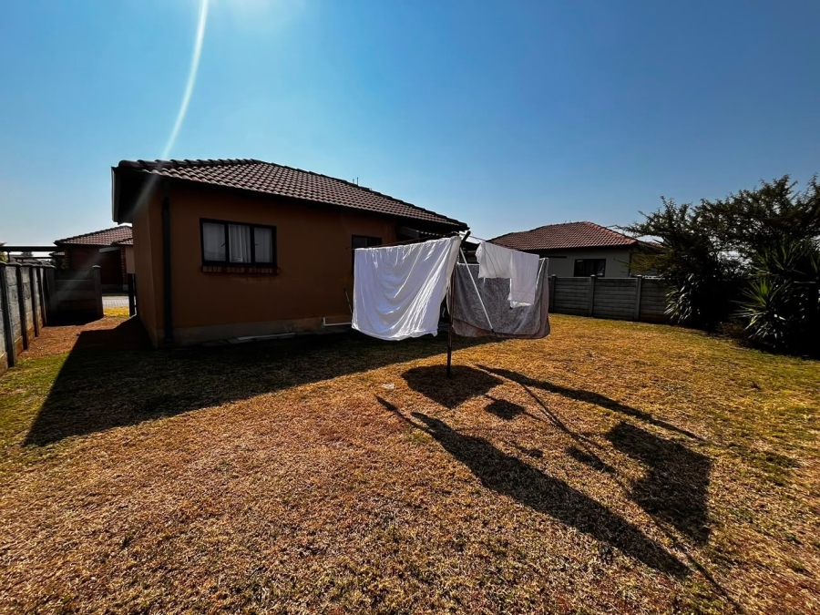 To Let 2 Bedroom Property for Rent in Waterval East North West